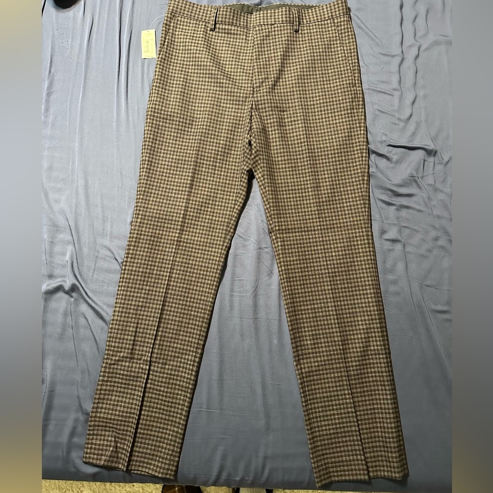 Murano patterned dress pants. 32-30. Gray and burgundy. Slim fit.